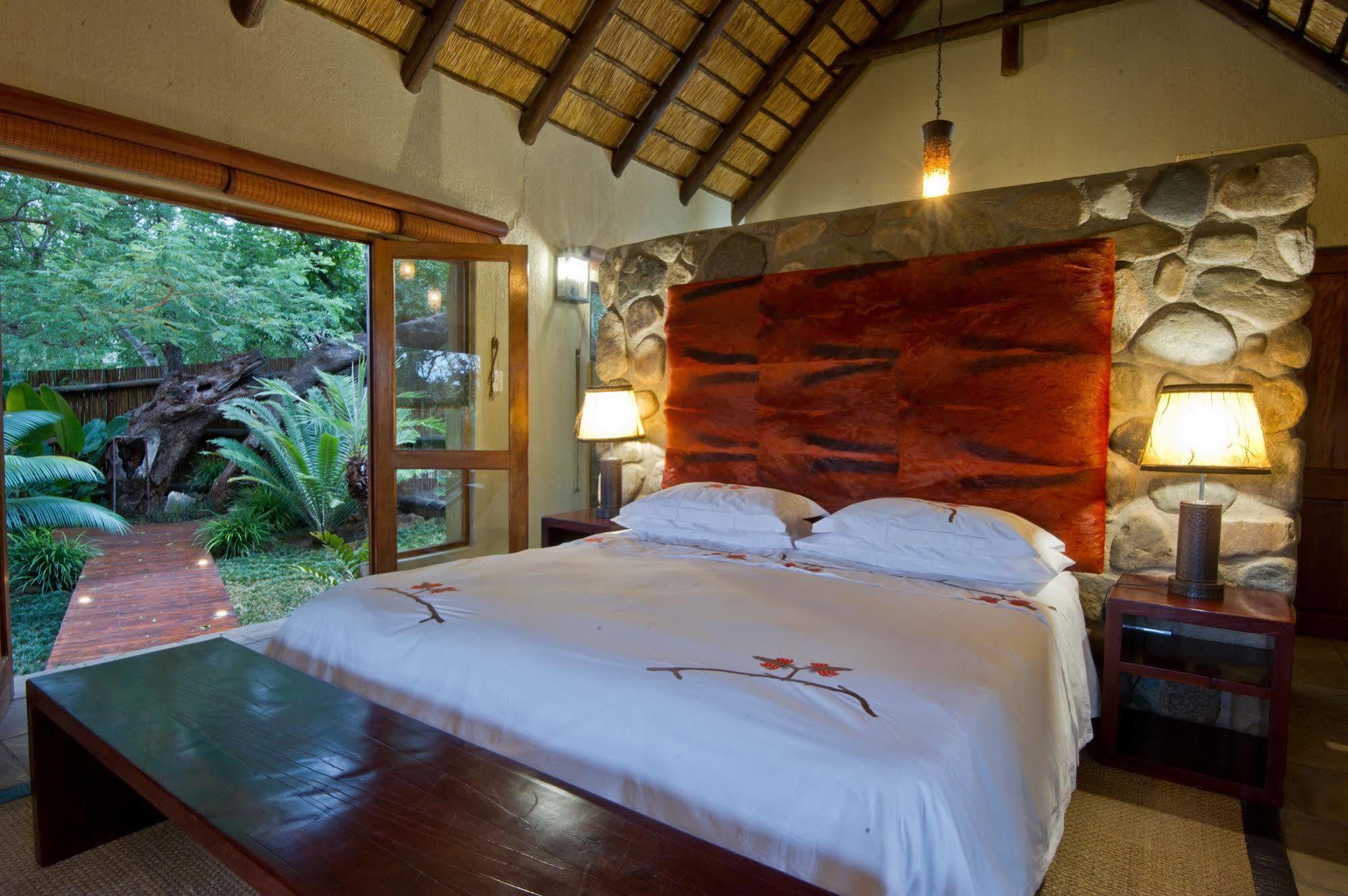 Indlovu River Lodge Karongwe Game Reserve Екстериор снимка